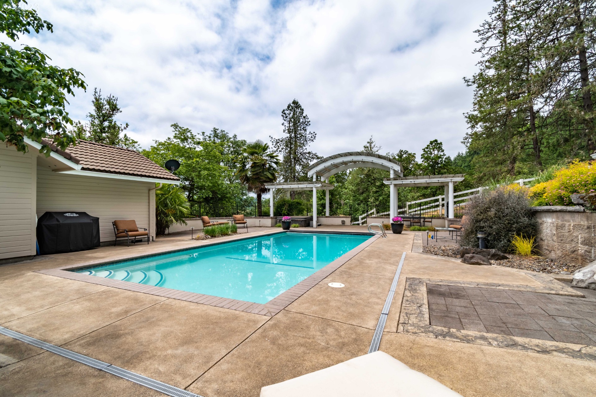 37691 Upper Camp Creek RdSpringfield, OR 97478