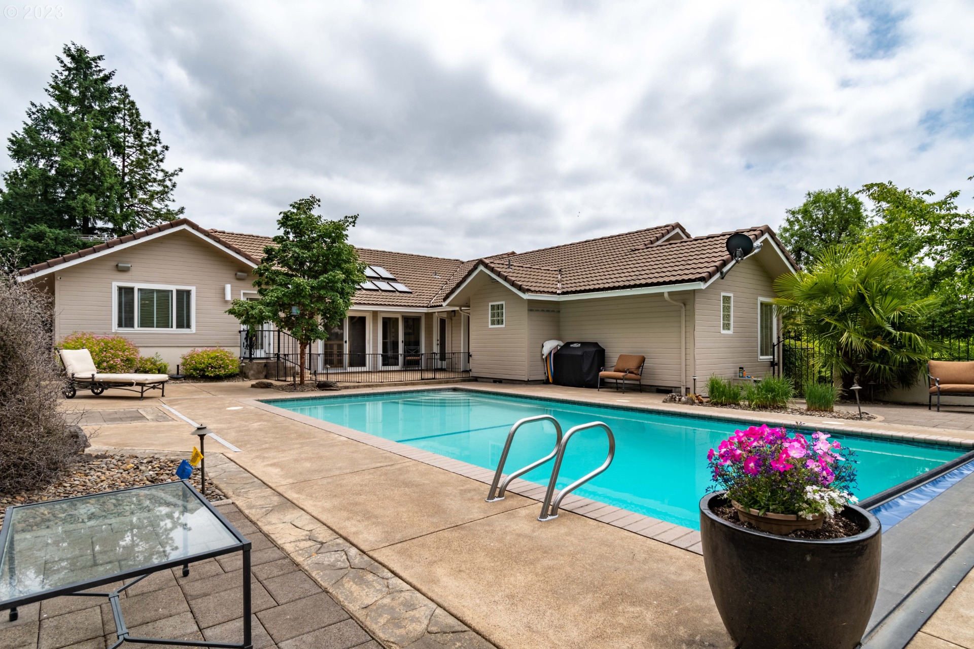 37691 Upper Camp Creek RdSpringfield, OR 97478