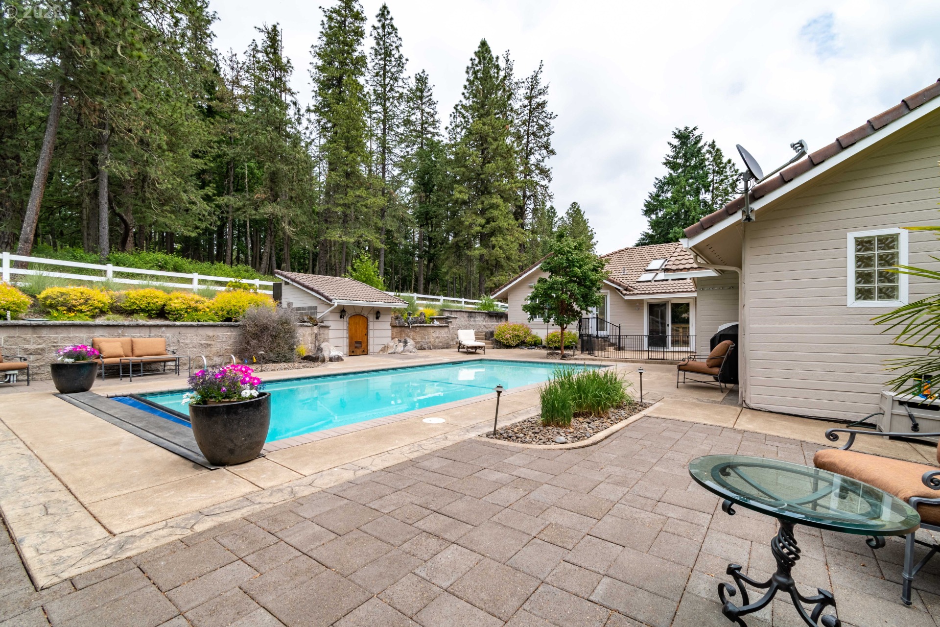 37691 Upper Camp Creek RdSpringfield, OR 97478