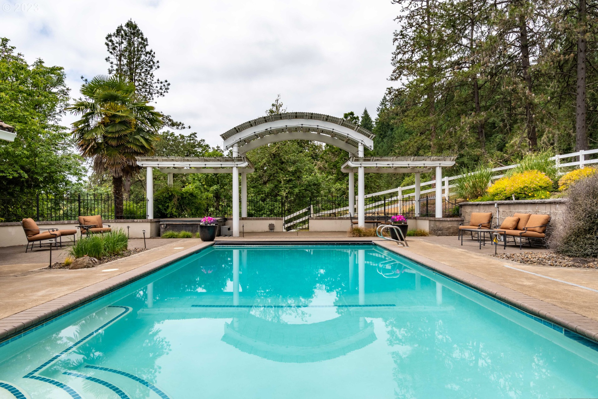 37691 Upper Camp Creek RdSpringfield, OR 97478