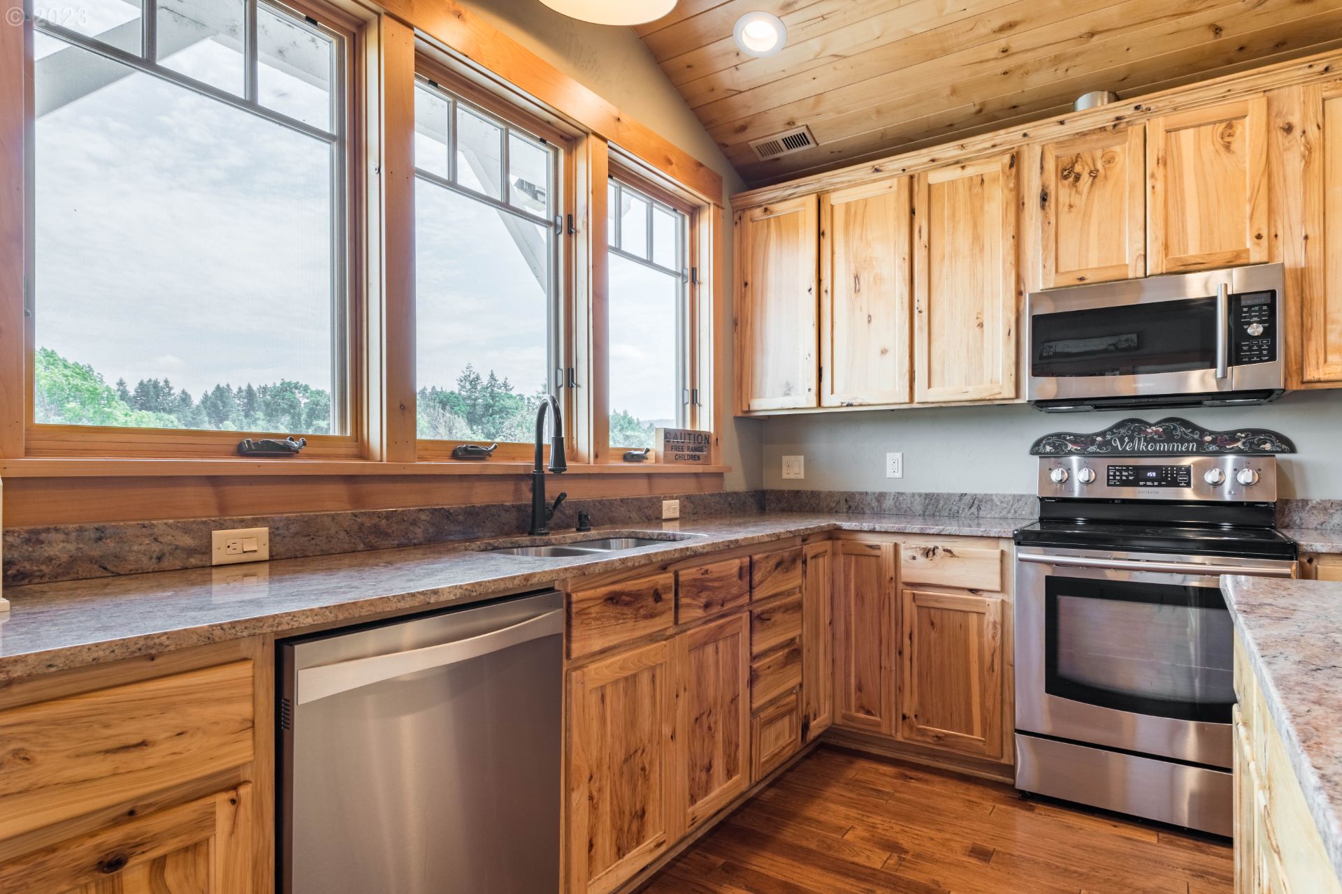 37691 Upper Camp Creek RdSpringfield, OR 97478